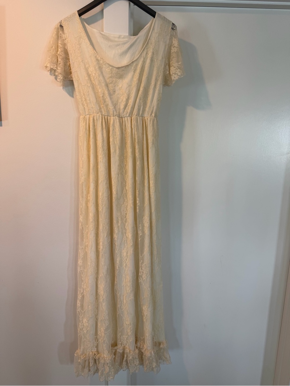Ivory Lace Short-Sleeve Maxi Dress VERY STRETCHY-perfect for maternity photos